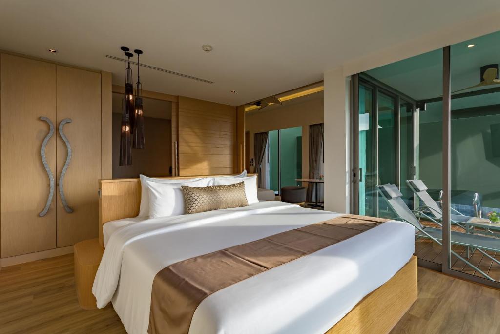 هتل کرست ریزورت و پول ویلاز پوکت تایلند