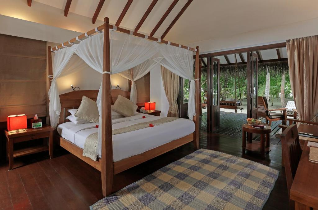 هتل مدهوفوشی آیلند ریزورت مالدیو