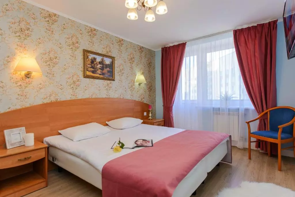 هتل آرت کارلیا