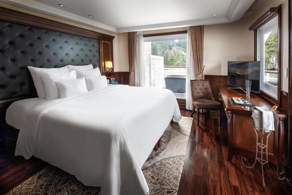 Paradise Elegance Cruise Halong