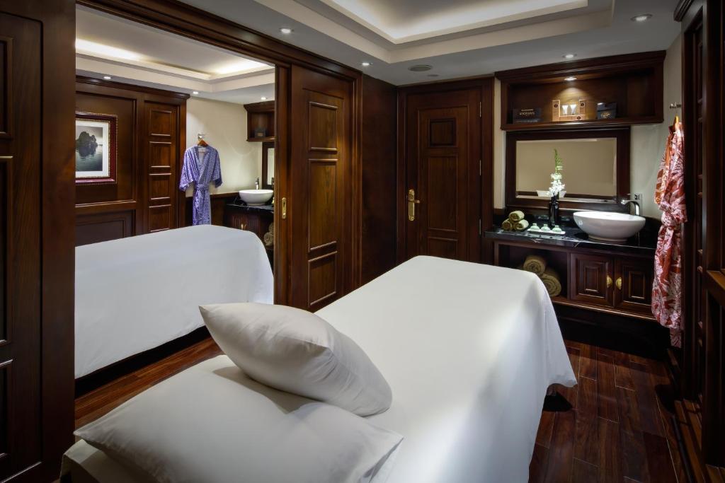 Paradise Elegance Cruise Halong