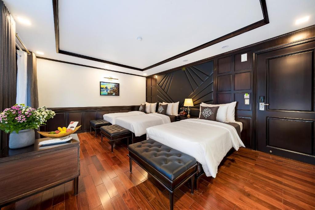 La Regina Legend Hotel