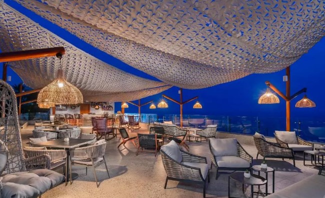 هتل کیرمان سیدرا لاکچری و اسپا