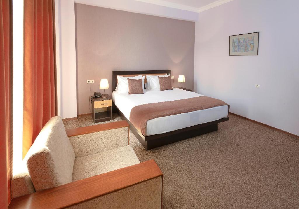 هتل آنی سنترال این