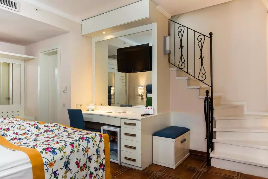 هتل اورنج کانتی ریزورت کمر