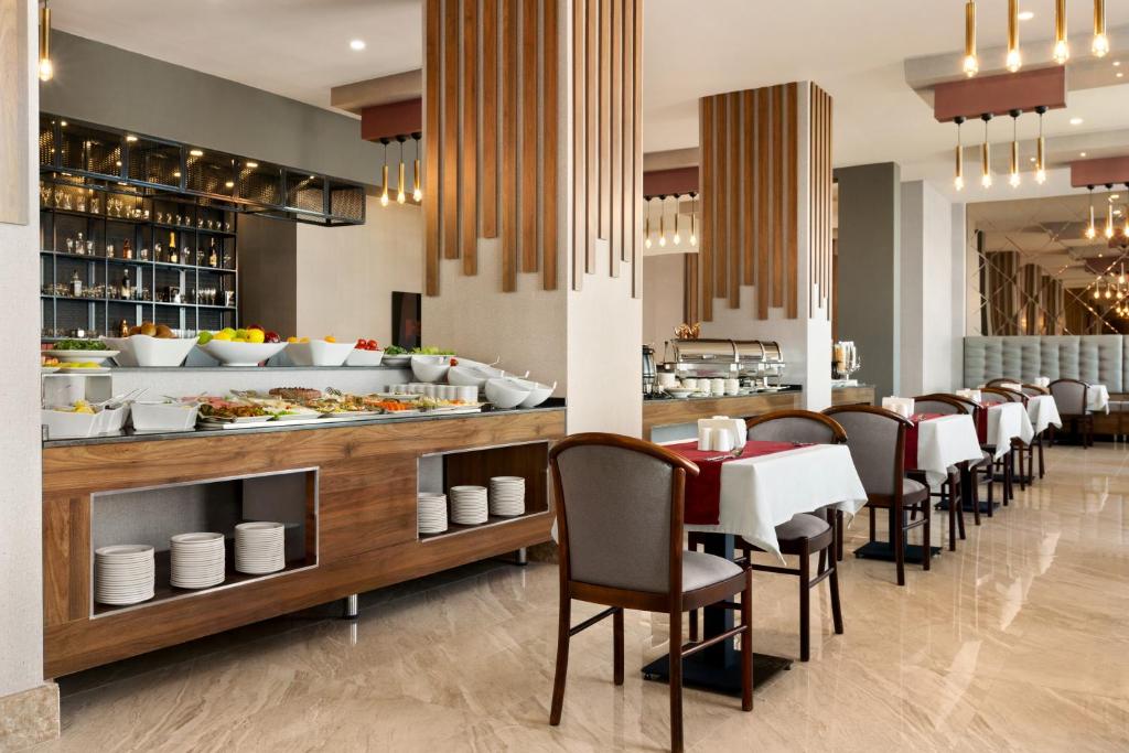 RAMADA BY WYNDHAM Hotel