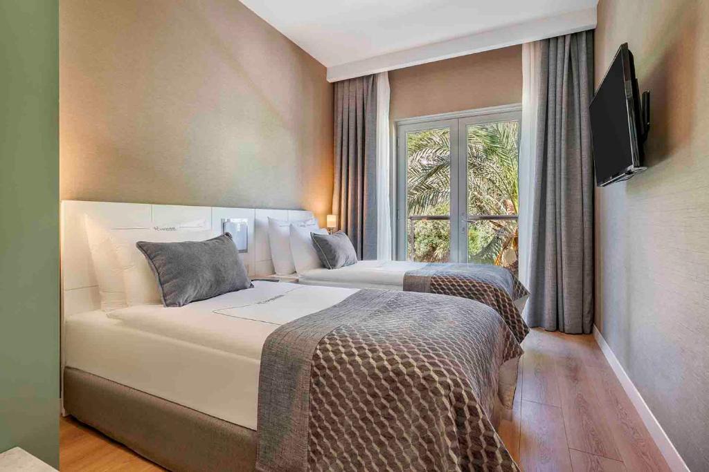 هتل کرندون پلایا کمر