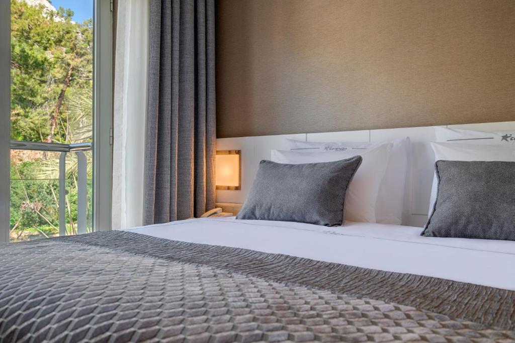 هتل کرندون پلایا کمر