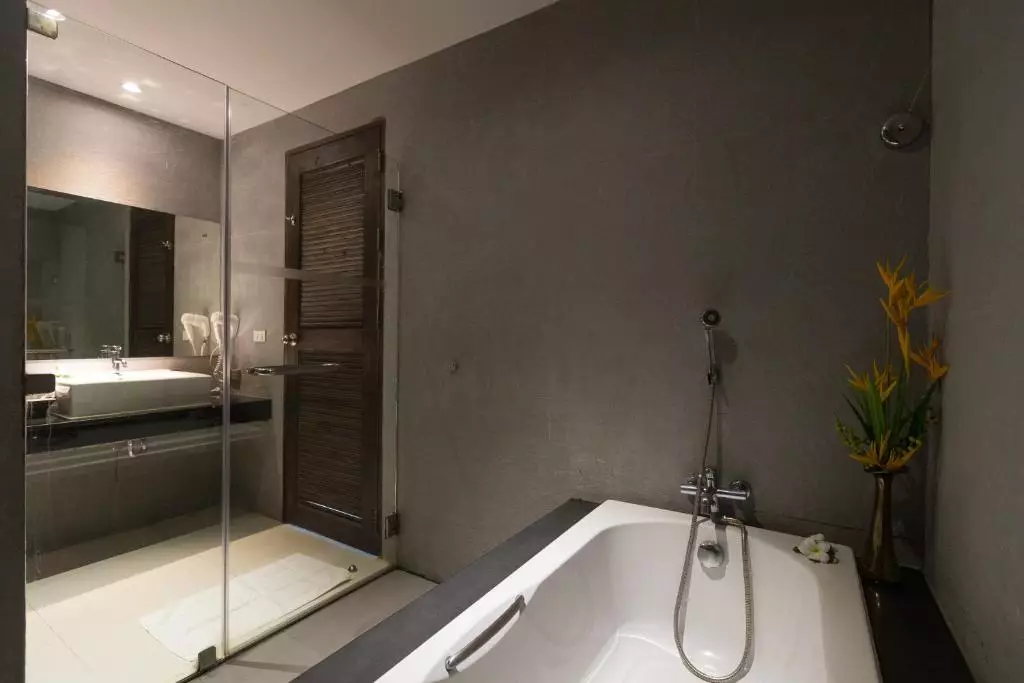 هتل پیس لاگونا کرابی