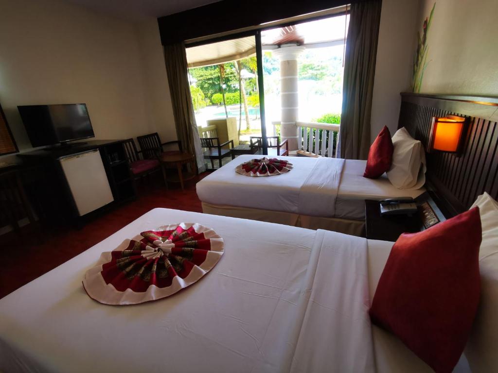 هتل آیلند کابانا جزیره فی فی