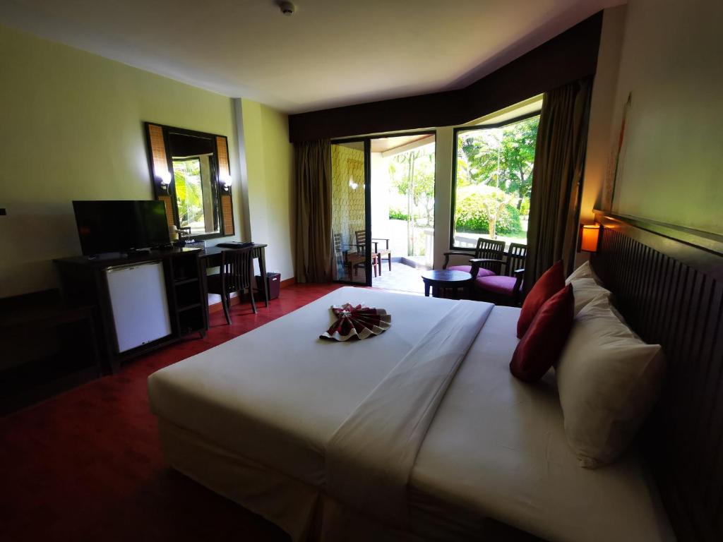 هتل آیلند کابانا جزیره فی فی