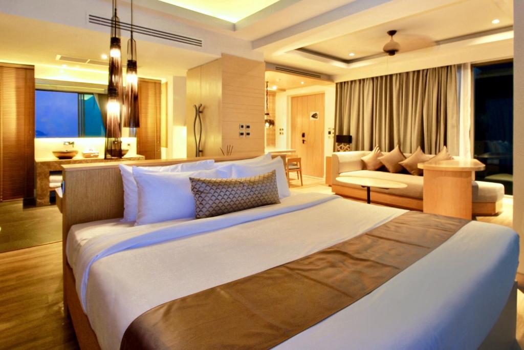 هتل کرست ریزورت و پول ویلاز پوکت تایلند