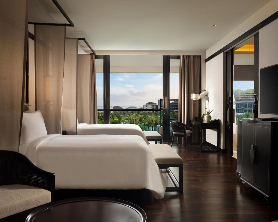 هتل د آپوروا کمپینسکی بالی