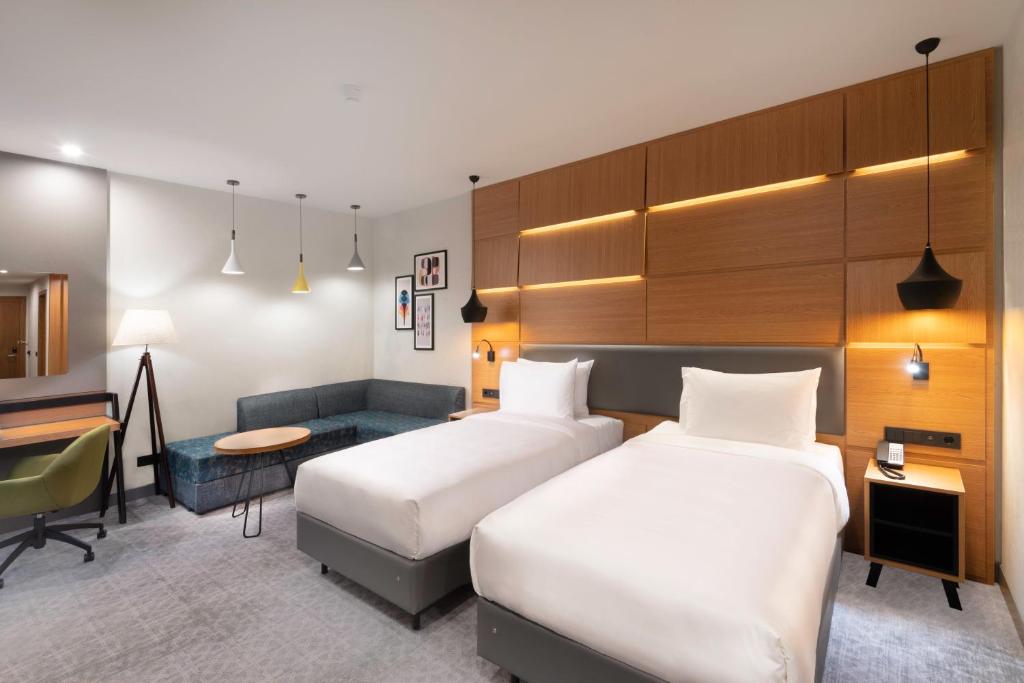 هتل هالیدی ایروان