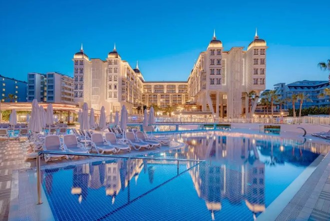 هتل کیرمان سیدرا لاکچری و اسپا