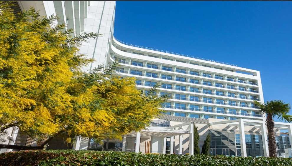 هتل مانترا ریزورت و کانگرس