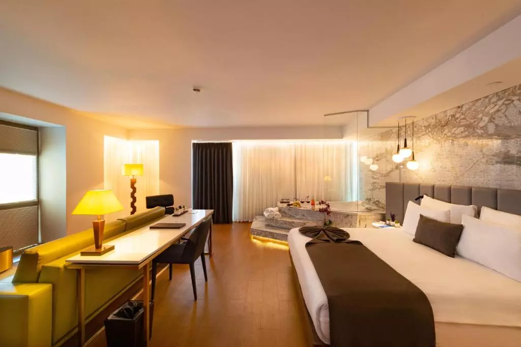 هتل کرایتون شیشلی استانبول