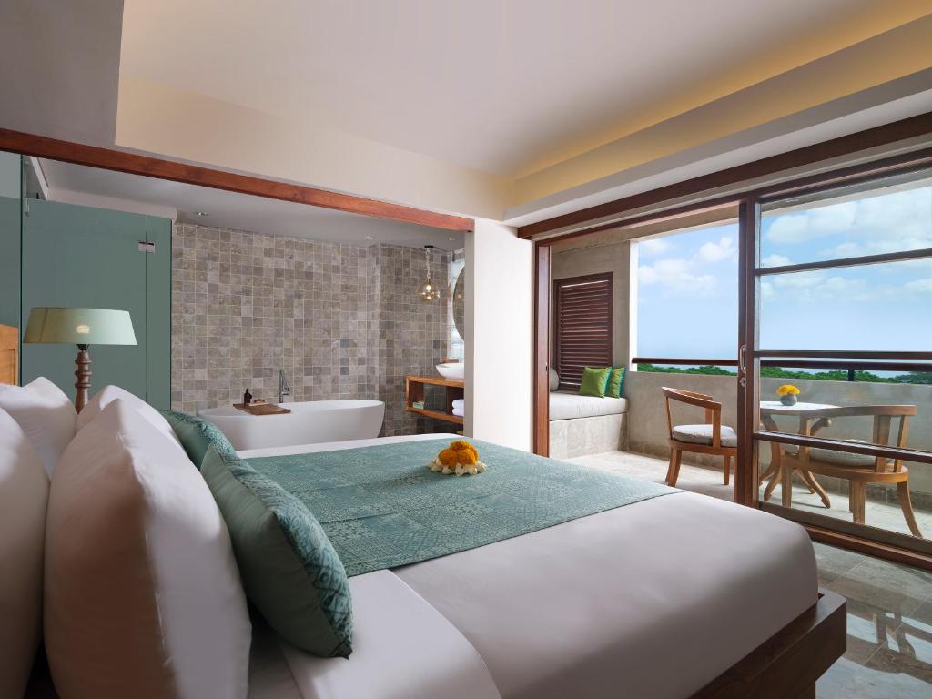 هتل آمنایا ریزورت نوسا دوا