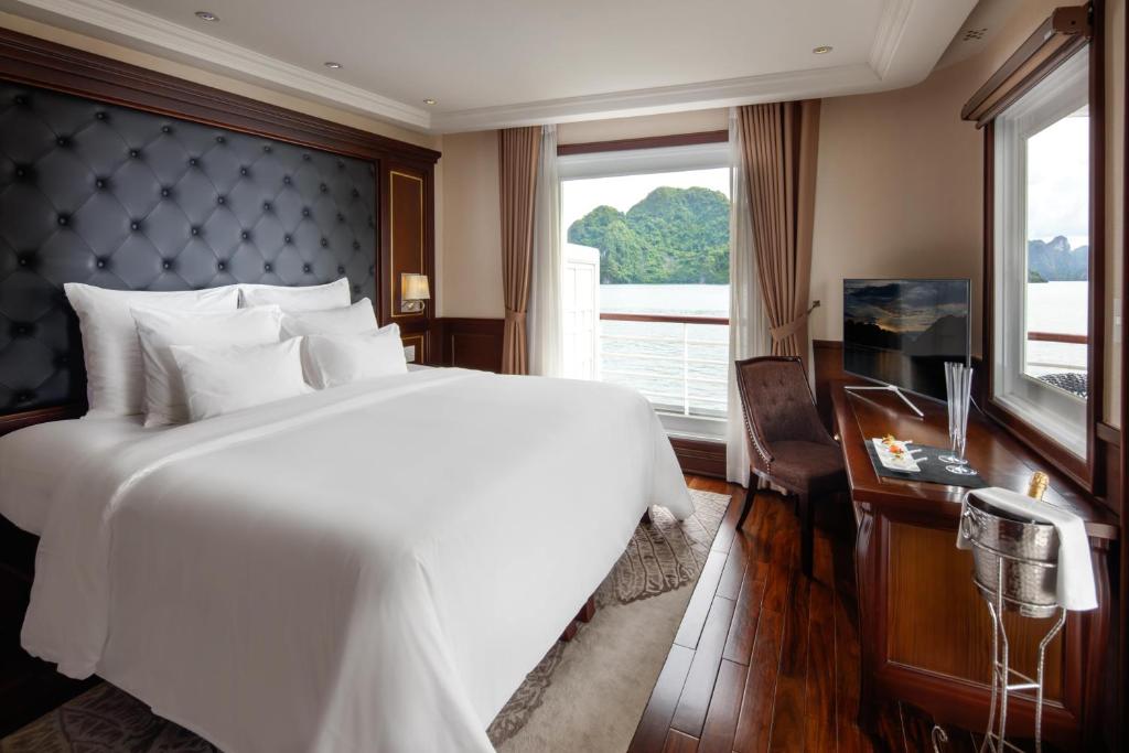 Paradise Elegance Cruise Halong