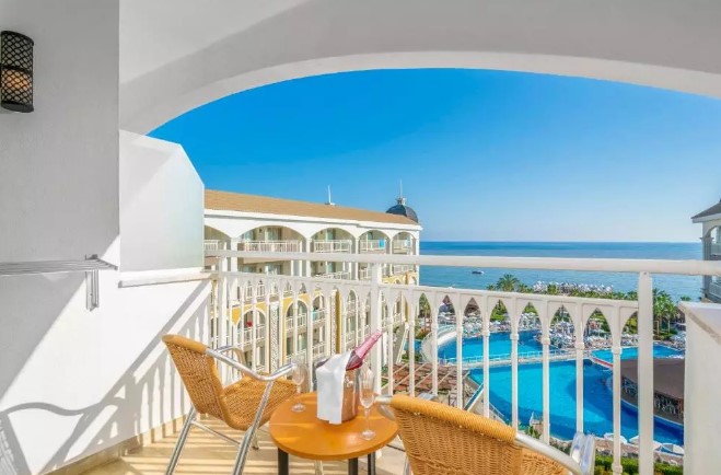 هتل کیرمان سیدرا لاکچری و اسپا