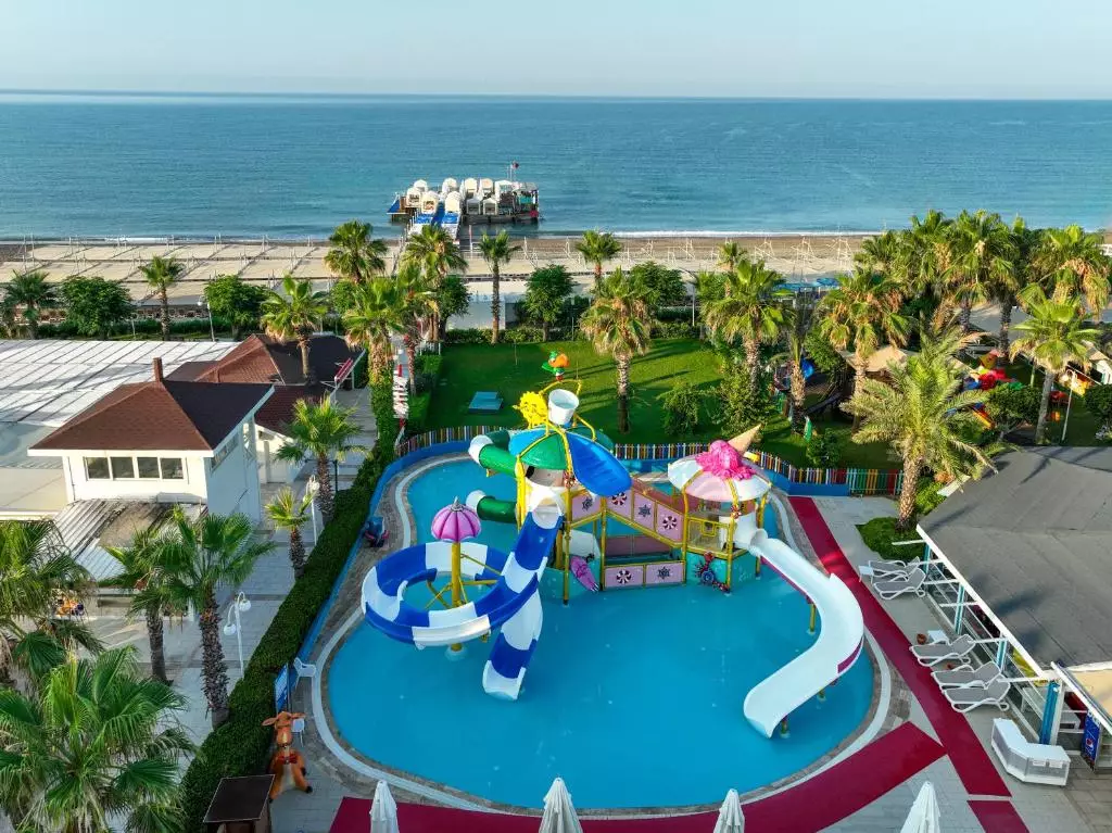 هتل اورنج کانتی بلک