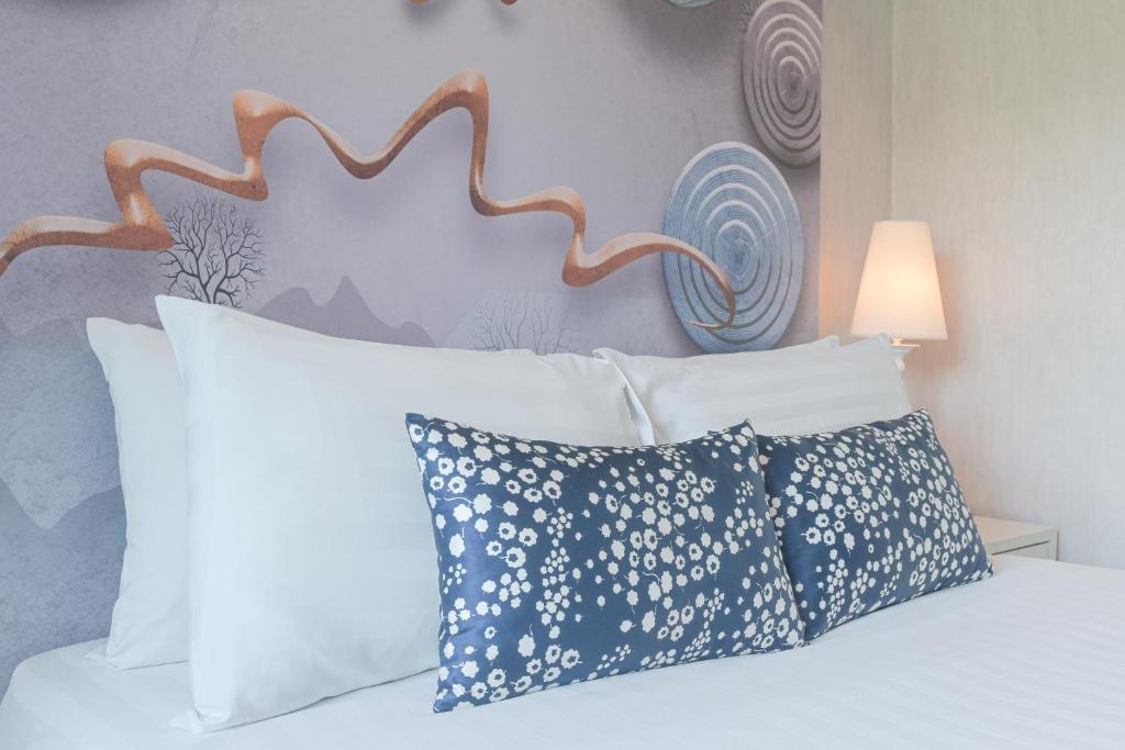 هتل سینو مزون