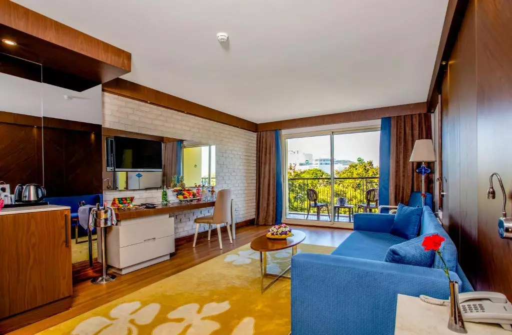 هتل شروود اکسکلوسیو کمر