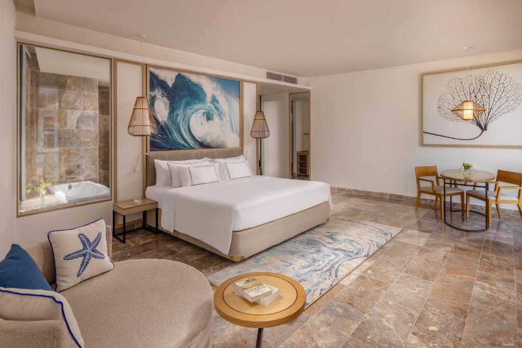 Melia Danang Beach Resort Hotel