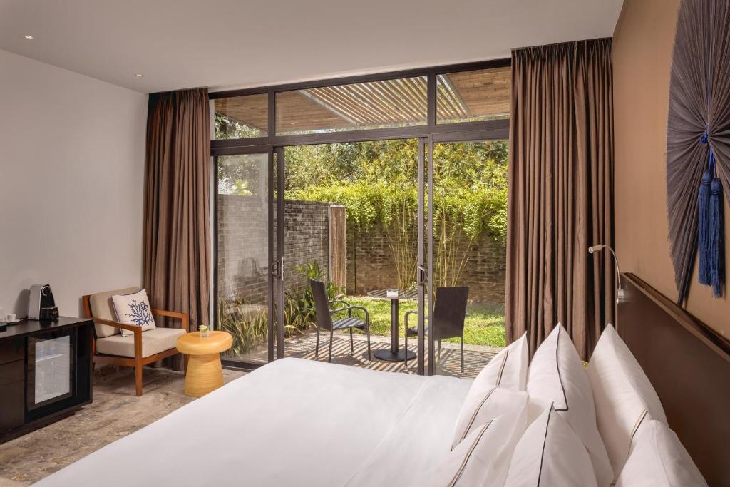 Melia Danang Beach Resort Hotel