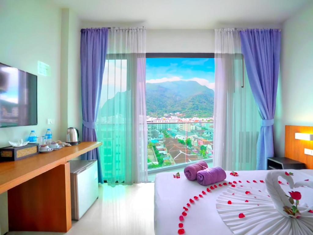 هتل فونیکس گرند پوکت