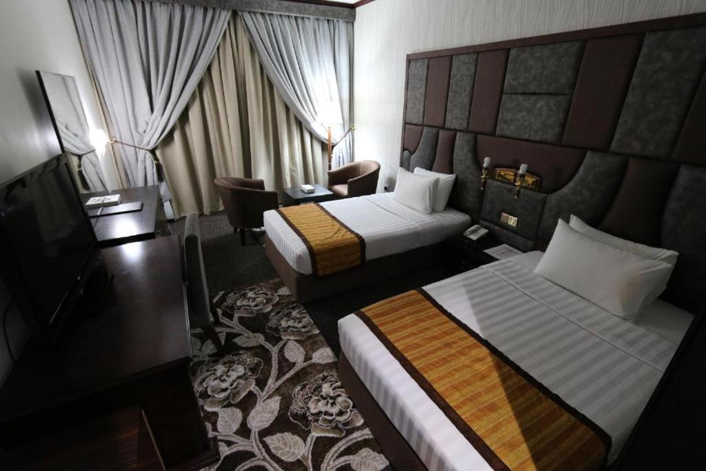 هتل نایت آرمور یا میفر سابق