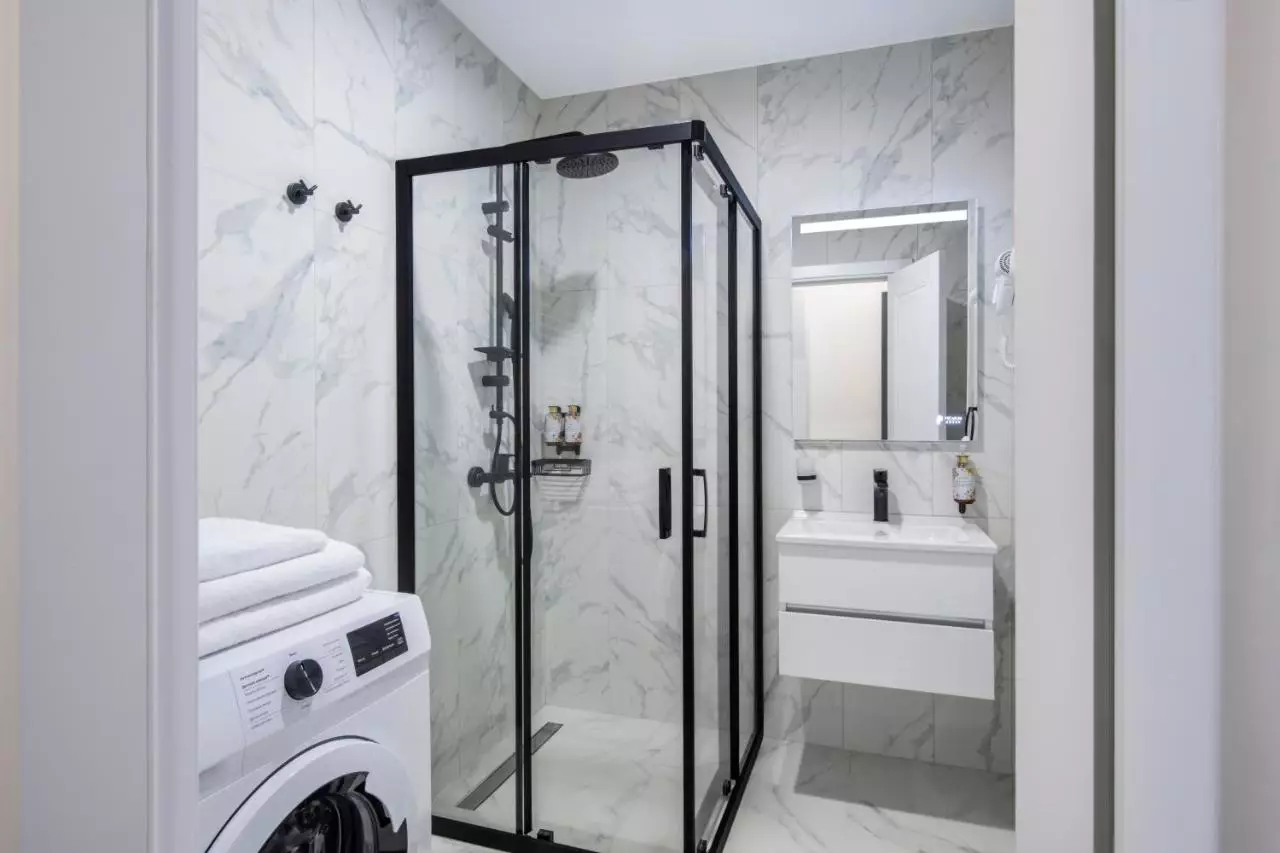 هتل استپس باتومی و سوئیت