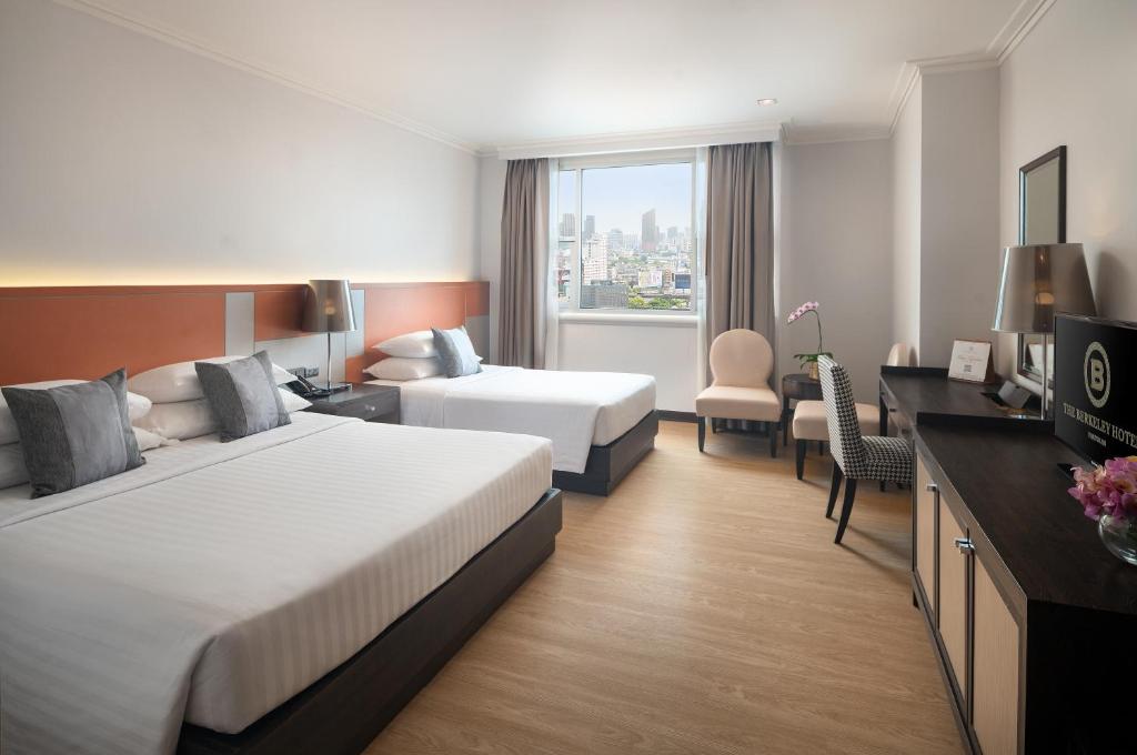 هتل برکلی پراتیونام