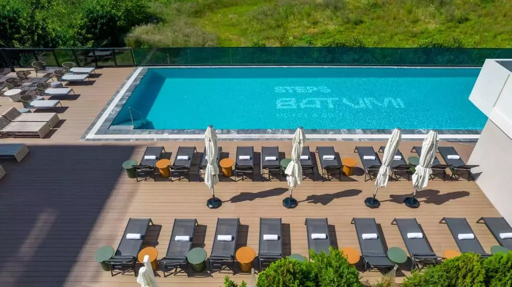 هتل استپس باتومی و سوئیت