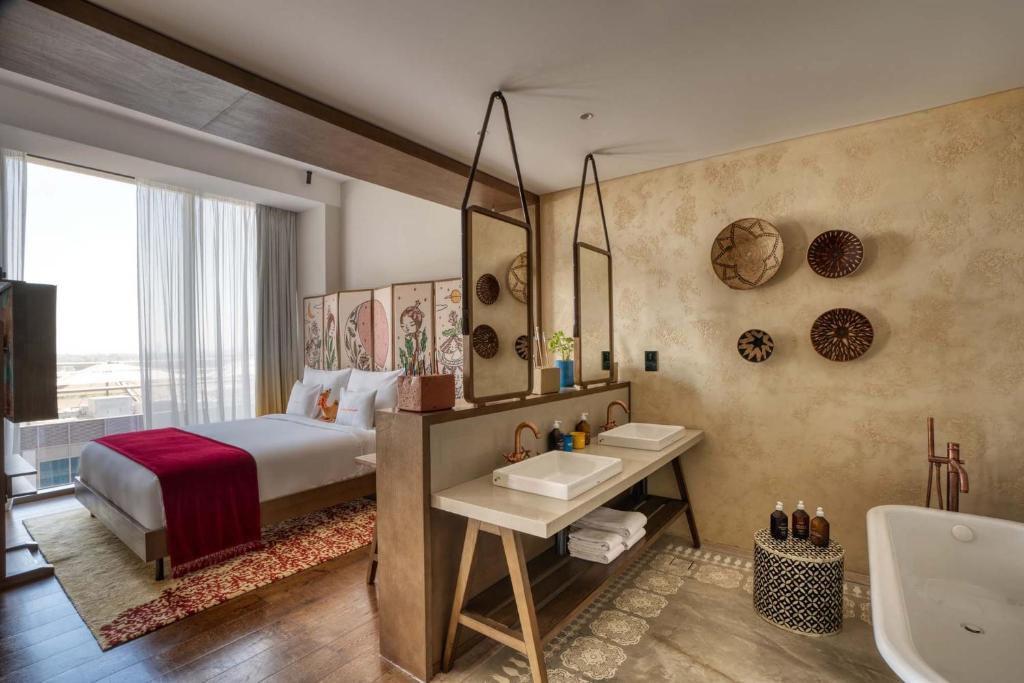 هتل تونتی فایو وان سنترال