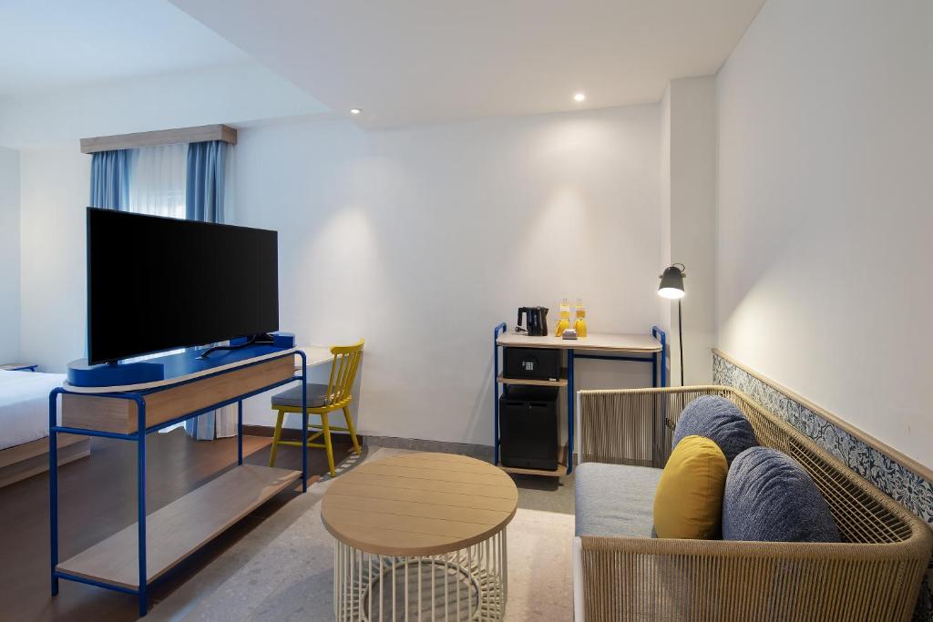 هتل کمپی لجین بالی