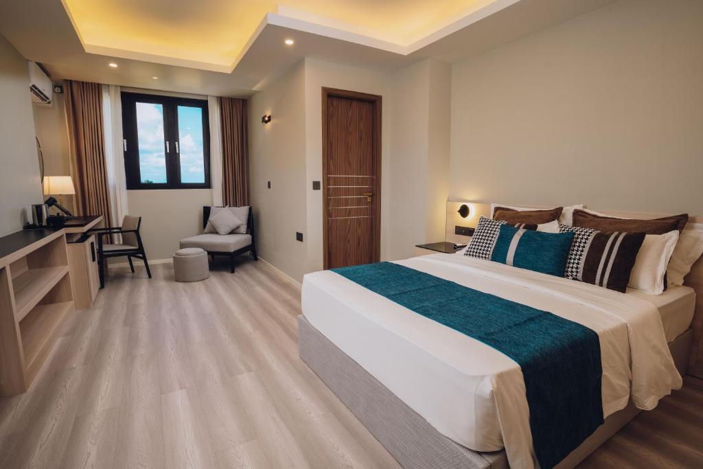 هتل اکواتور رتریت مالدیو