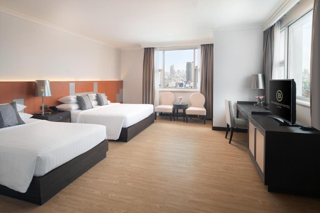 هتل برکلی پراتیونام