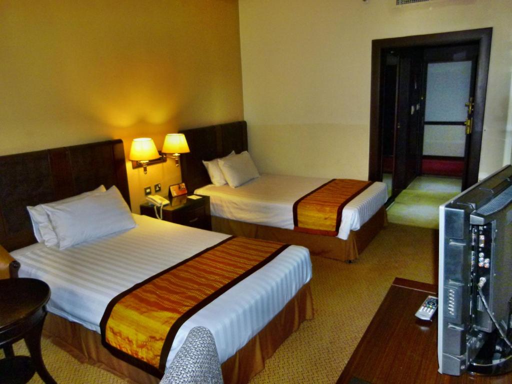 هتل نایت آرمور یا میفر سابق