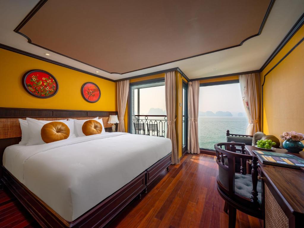 Indochine Cruise  Hotel