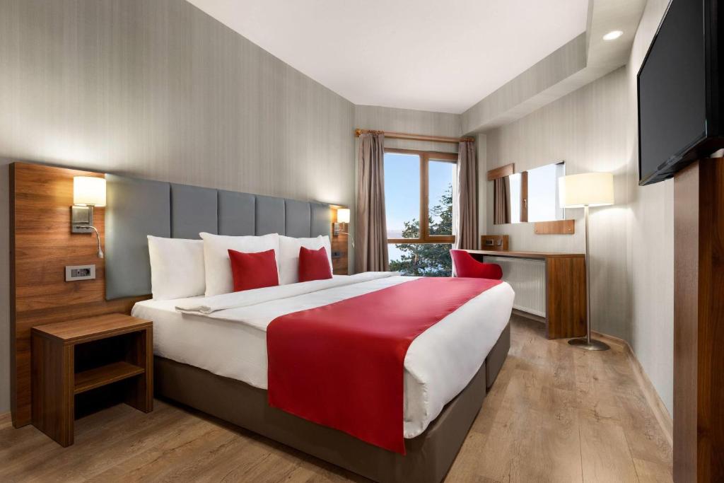 RAMADA BY WYNDHAM Hotel