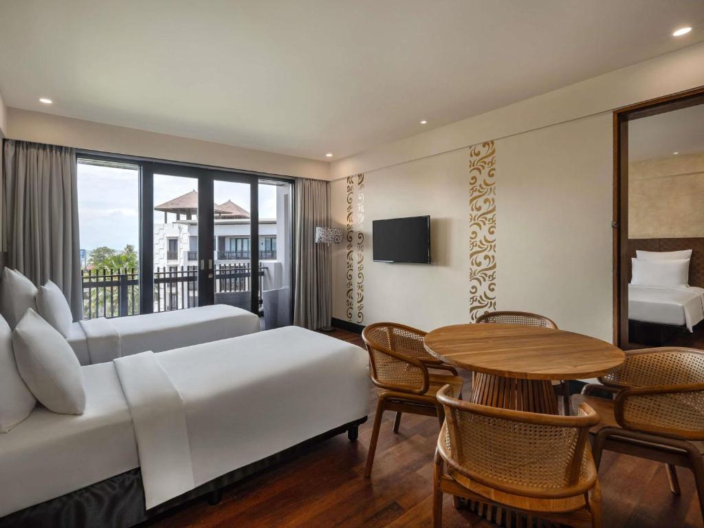 هتل پولمن بالی لژیان بیچ