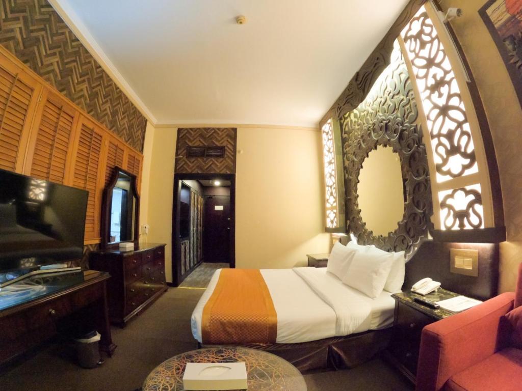 هتل نایت آرمور یا میفر سابق