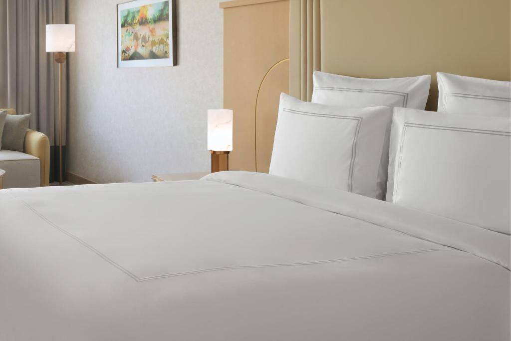 سوئیس اوتل المروج