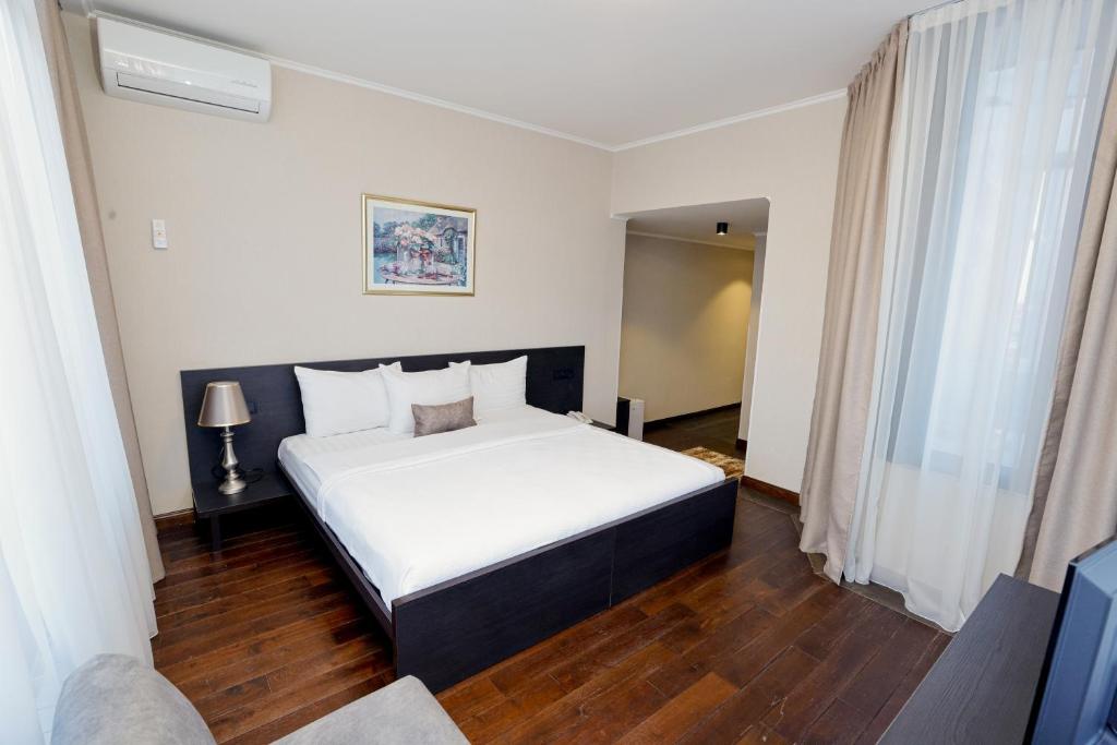 هتل شیراک ایروان