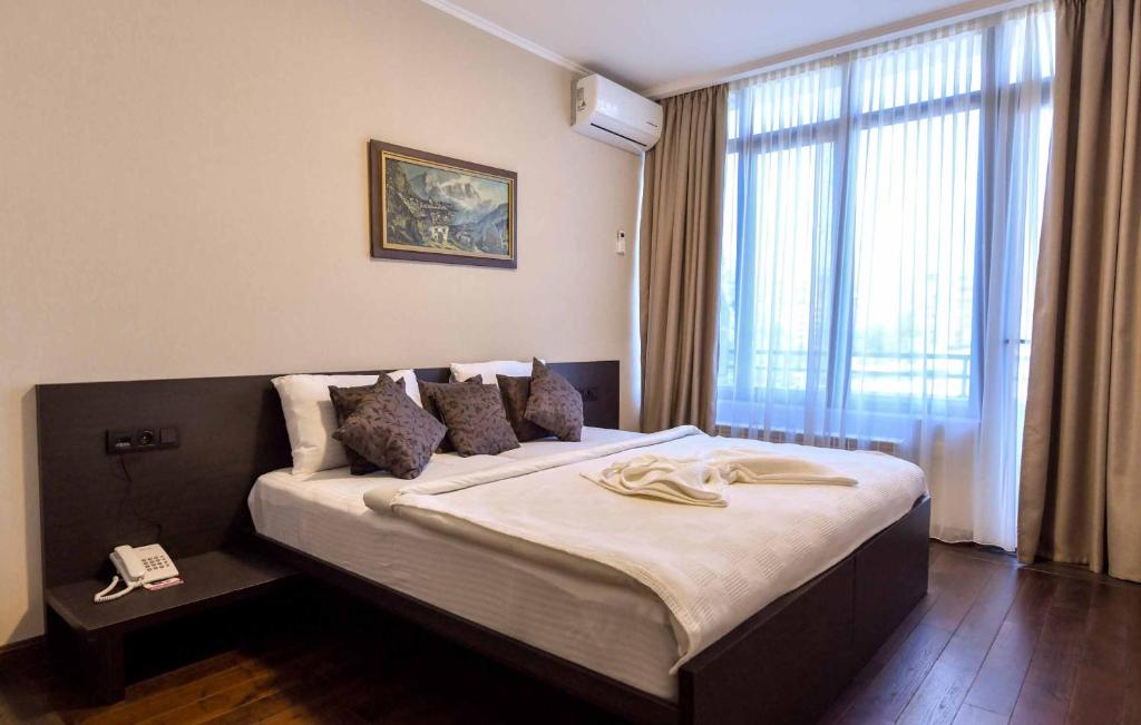 هتل شیراک ایروان