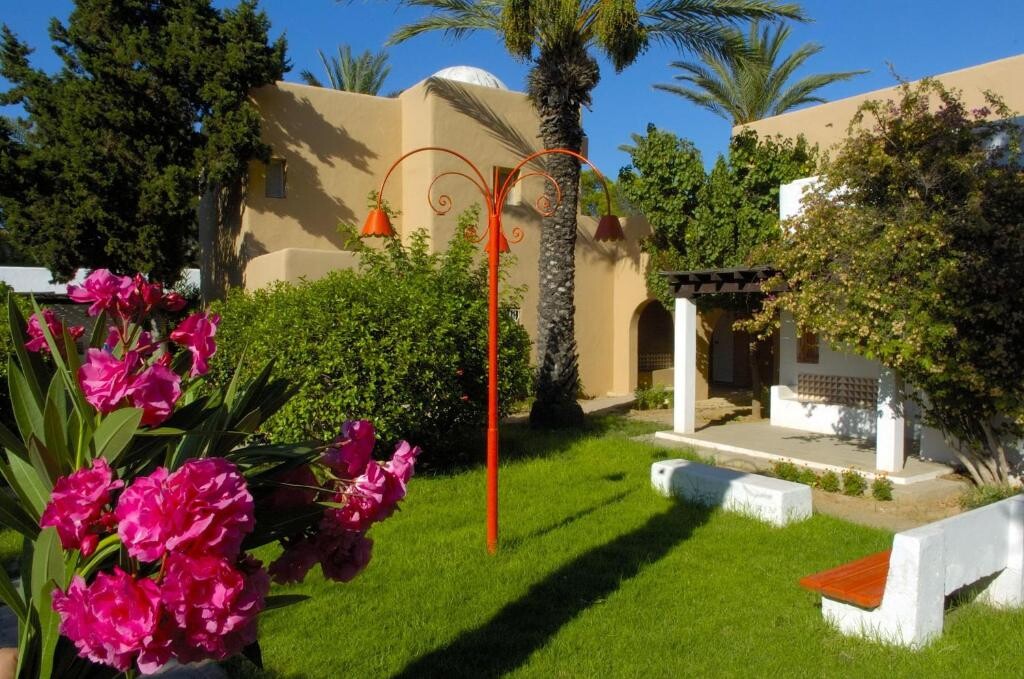 هتل شمس هالیدی ویلیج اند آکواپارک