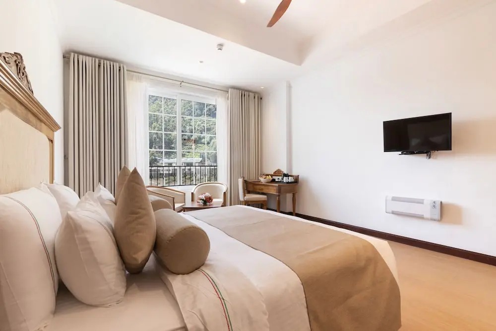 هتل آرالیا راد