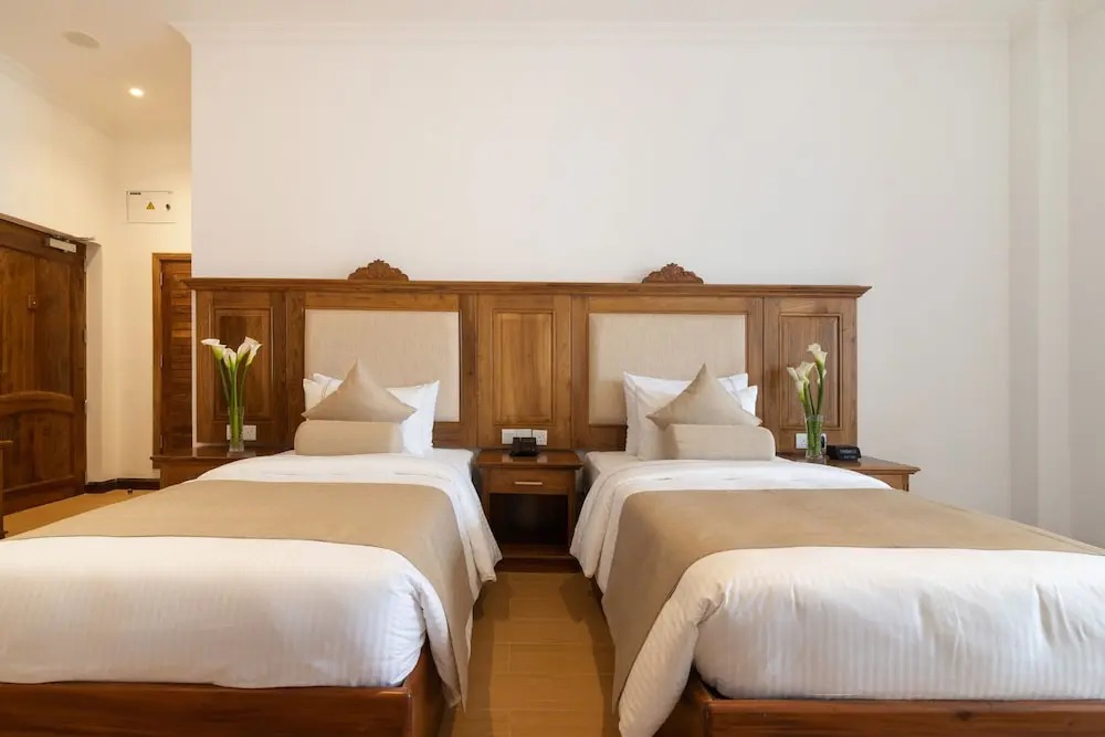 هتل آرالیا راد