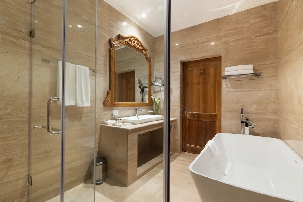 هتل آرالیا راد